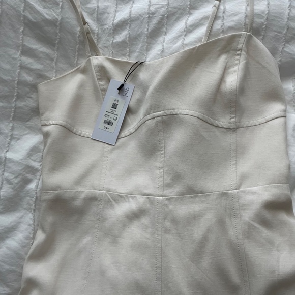 Brand New Dynamite Off-White Sweetheart Neckline Linen Dress Size Small NWT - Picture 2 of 4